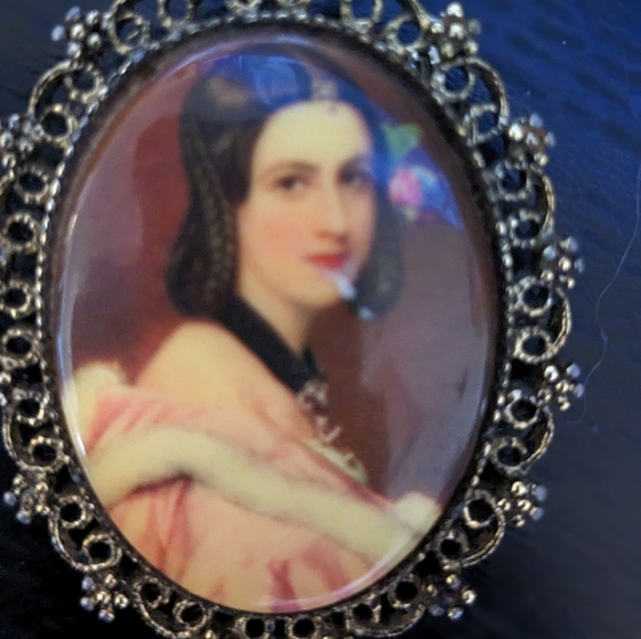 Meet your Posher, Danielle - Picture 4 of 13